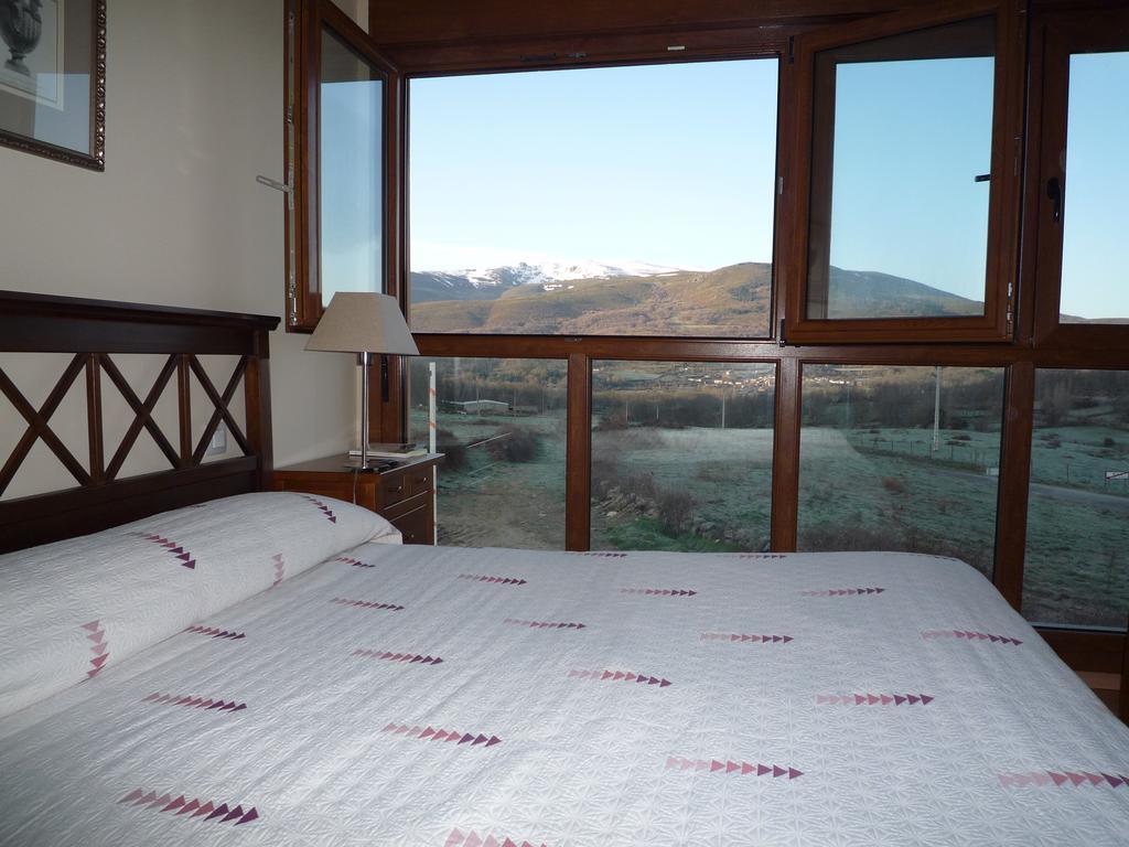 Apartamentos La Covatilla Neila de San Miguel Εξωτερικό φωτογραφία
